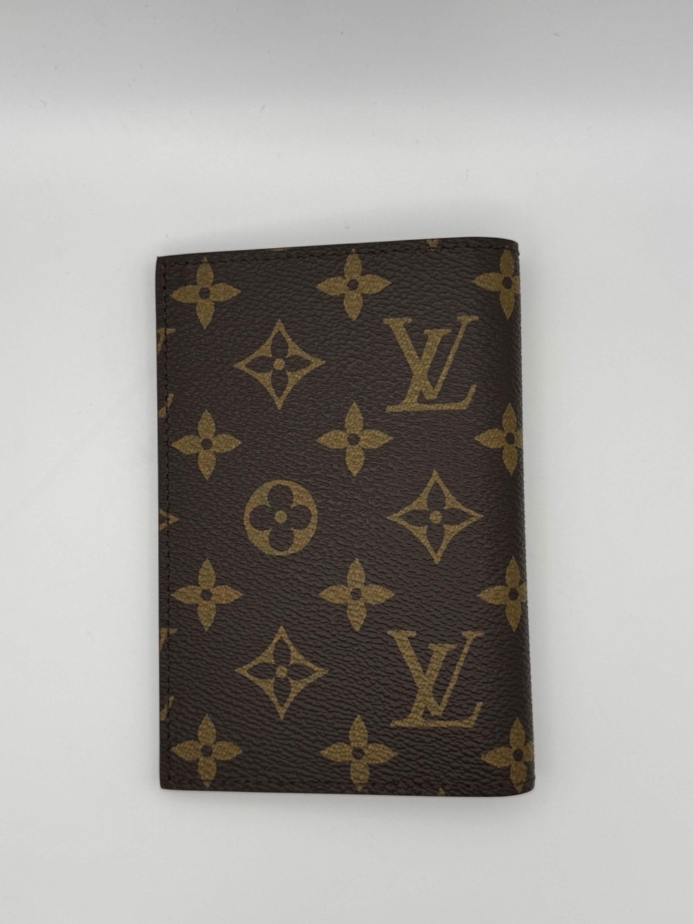 Pre-Owned Louis Vuitton Brown Monogram M64502 Passport Cover - Picture 3 of 5